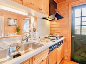 Fridge, microwave, stovetop, cookware/dishes/utensils - Private log house in Sano City with wood stove hammock board games and projector screen / Sano Tochigi (Sano)