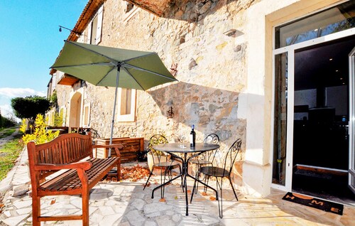 Cozy home in Saint-Nazaire-d'Aude