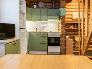 Fridge, microwave, dishwasher, cookware/dishes/utensils