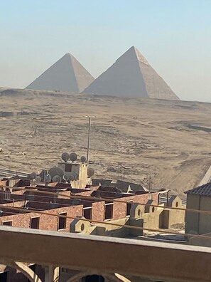 Property grounds - Royal palace (Giza Governorate)
