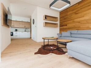 TV - Bella Vista by Interhome (Loucna pod Klínovcem)