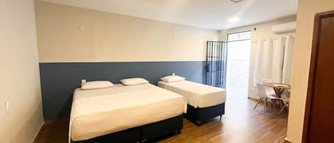 Literie hypoallergénique, surmatelas, bureau