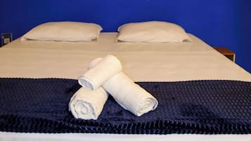 Kamar Double Comfort | Seprai antialergi, bantalan ekstra lembut, dan meja kerja