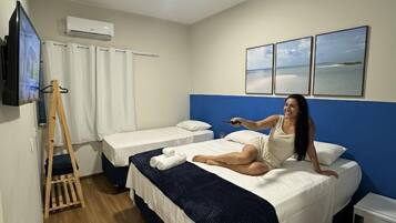 Superior-Dreibettzimmer | Allergikerbettwaren, Pillowtop-Betten, Schreibtisch