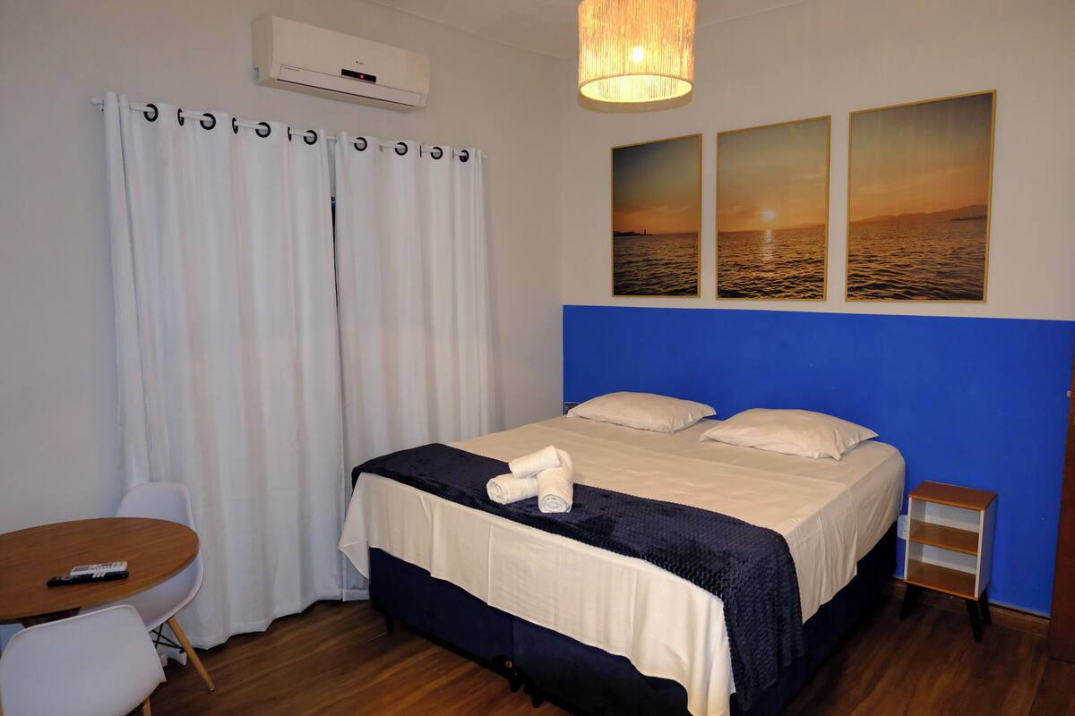 Ropa de cama hipoalergénica, colchones con pillow-top y escritorio 