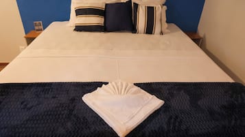 Quarto casal conforto | Roupas de cama antialérgicas, camas com colchões pillow-top