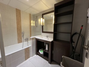 Hair dryer, towels