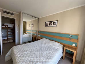 1 bedroom, iron/ironing board, WiFi, bed sheets