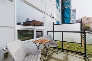 Terrace/patio - Blueground | Capitol Hill, rooftop & w/d, nr park (Seattle)