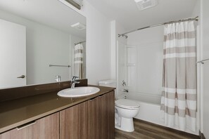 Hair dryer, towels - Blueground | Capitol Hill, rooftop & w/d, nr park (Seattle)