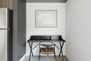 Interior - Blueground | Capitol Hill, rooftop & w/d, nr park (Seattle)