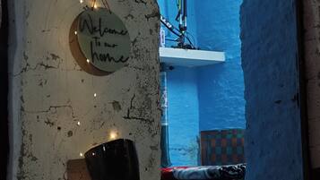 2 chambres, fer et planche Ă repasser