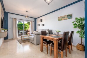 Interior - Apartment 'Yohannsanae Regione' with Sea View, Wi-Fi and Air Conditioning (Casares)