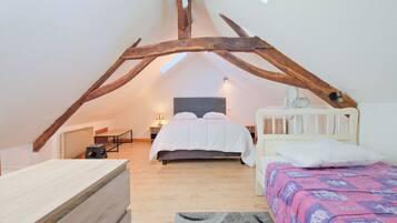 2 quartos, ferros/tábuas de passar roupa, Wi-Fi de cortesia