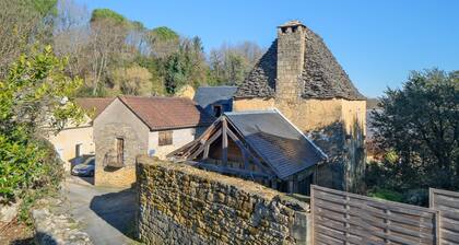 Le Pressoir – Authentic Cottage in the Heart of Périgord Noir, Perfect for Families & Friends