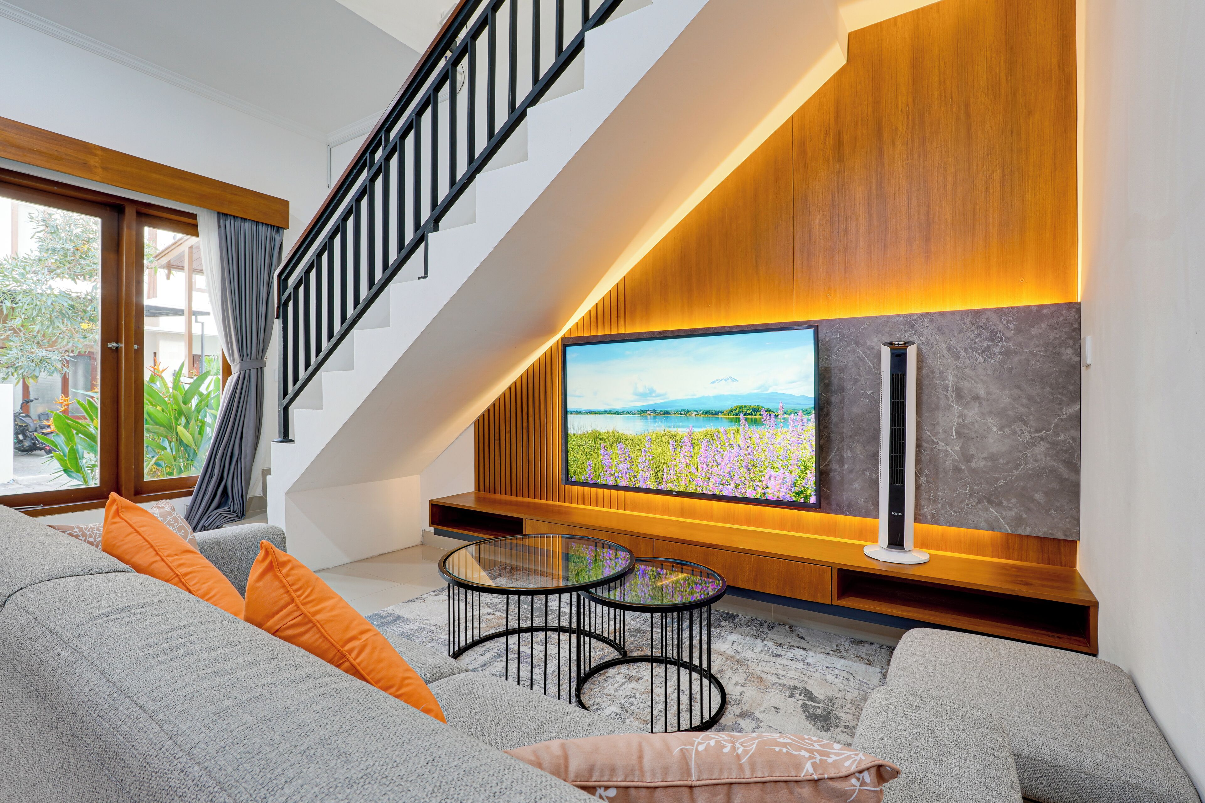 50-inch Smart TV with digital channels, Netflix, streaming services