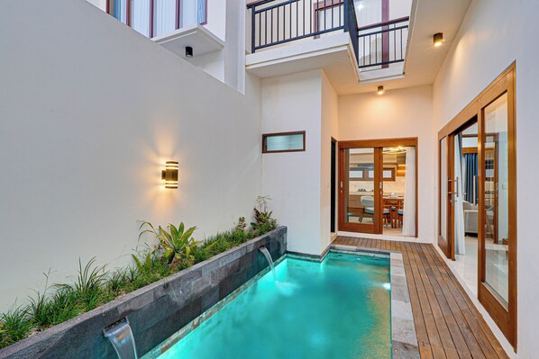 Kolam renang outdoor