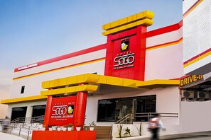Front of property - Hotel Sogo Dasmariñas Cavite (Dasmarinas)