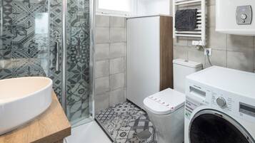 Shower, towels