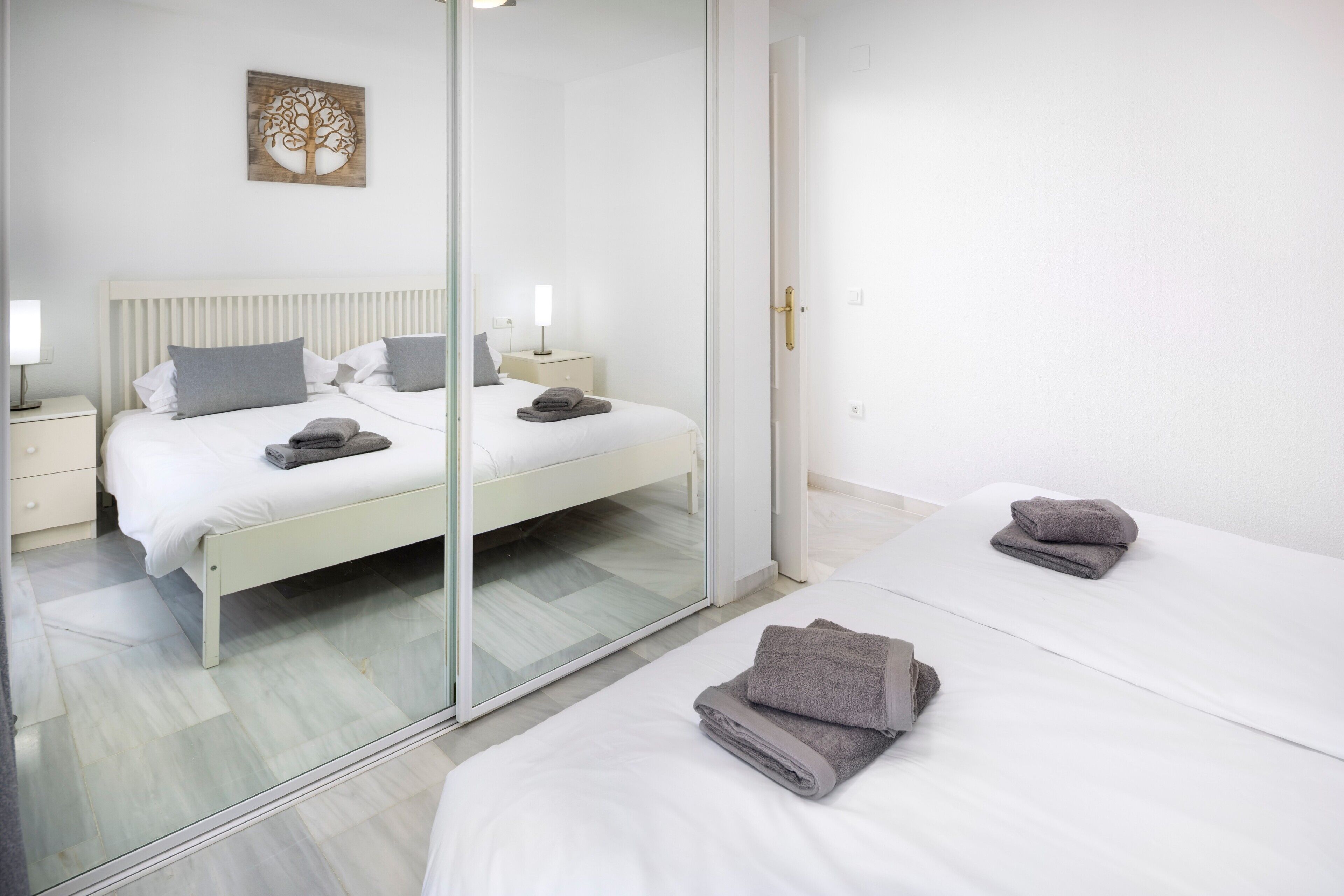 2 chambres, fer et planche à repasser, Wi-Fi gratuit, draps fournis