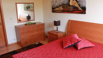 5 habitaciones, tabla de planchar con plancha y wifi gratis