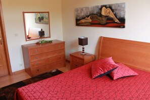 5 habitaciones, tabla de planchar con plancha y wifi gratis 