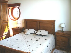 5 bedrooms, iron/ironing board, free WiFi, bed sheets - Holiday Home 'Casa Das Cortes Em Melgaço' with Mountain View, Private Pool and Wi-Fi (São Paio)
