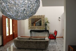 Interior - Holiday Home 'Casa Das Cortes Em Melgaço' with Mountain View, Private Pool and Wi-Fi (São Paio)