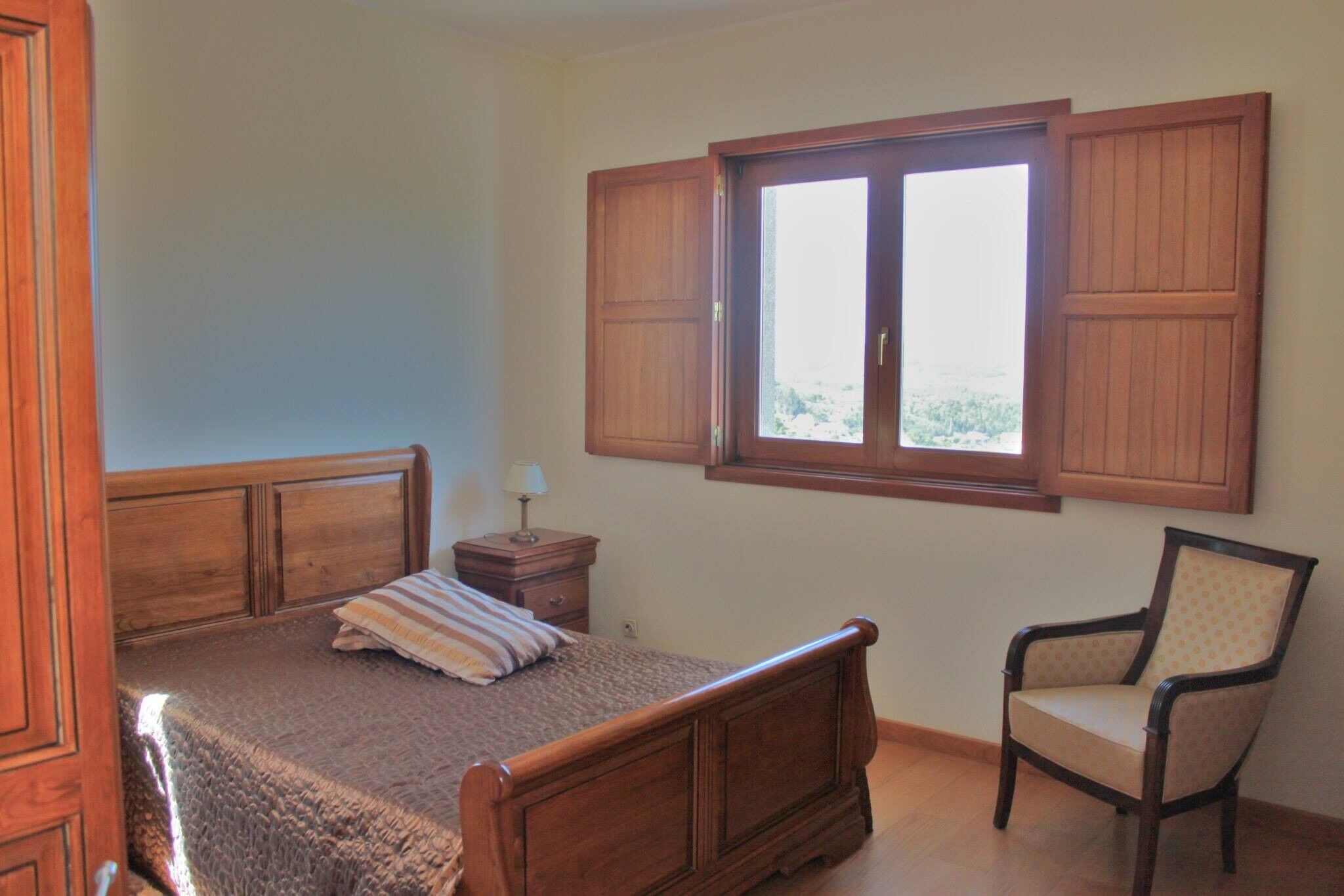 5 chambres, fer et planche à repasser, Wi-Fi gratuit, draps fournis