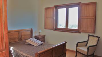 5 chambres, fer et planche à repasser, Wi-Fi gratuit, draps fournis