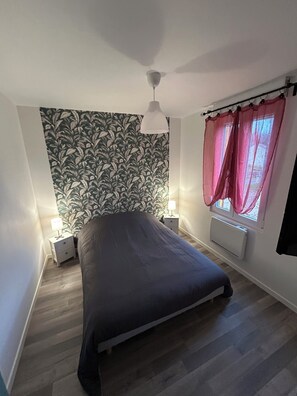 2 bedrooms, WiFi, bed sheets