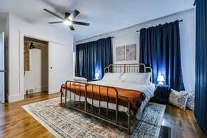 3 bedrooms, iron/ironing board, bed sheets