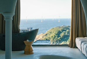 Suite – comfort, sjøutsikt | Utsikt mot strand/hav