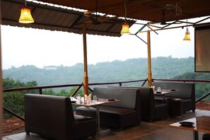 Restaurant - Revellers Resort Gokarna (Kumta)