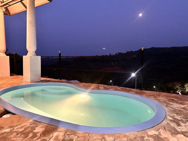 Outdoor pool - Revellers Resort Gokarna (Kumta)