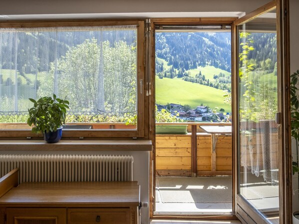 Interior - Panoramic Apartment, 500m to the ski bus (Wildschönau-Niederau)