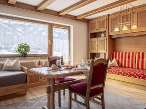 Dining - Panoramic Apartment, 500m to the ski bus (Wildschönau-Niederau)