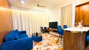 Ylelliset vuodevaatteet, memory foam -patjalliset sängyt, minibaari