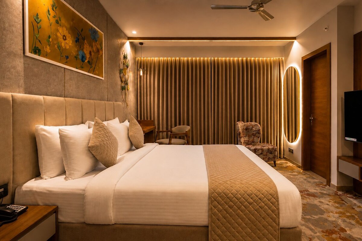 Premium Suite | Premium bedding, memory foam beds, minibar, desk
