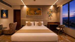 Literie de qualité supérieure, matelas mémoire de forme, minibar, bureau