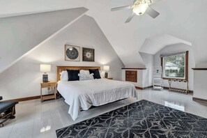 5 habitaciones, tabla de planchar con plancha, cuna de viaje y wifi 