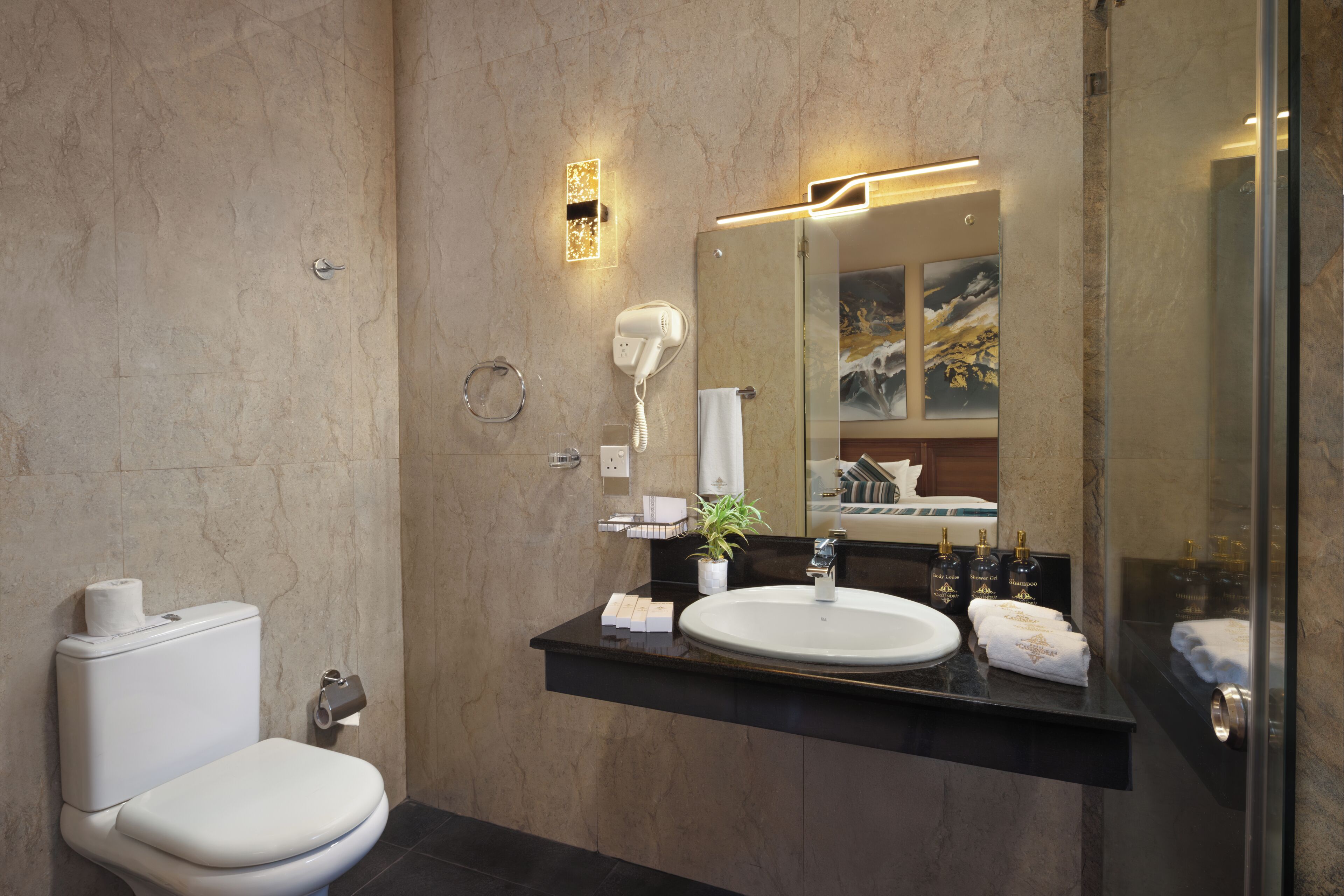 Luxury Quadruple Room | Bathroom | Shower, free toiletries, hair dryer, bidet