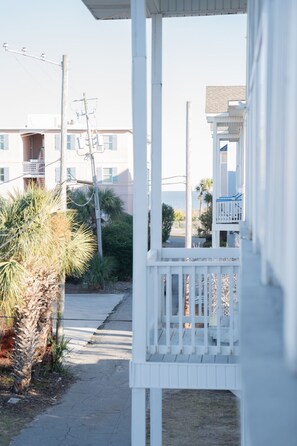Property grounds - Walk to South Beach, Pier, Bars, Restaurants (Tybee Island)