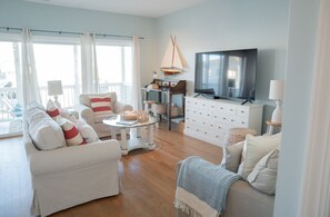 Smart TV, books - Walk to South Beach, Pier, Bars, Restaurants (Tybee Island)