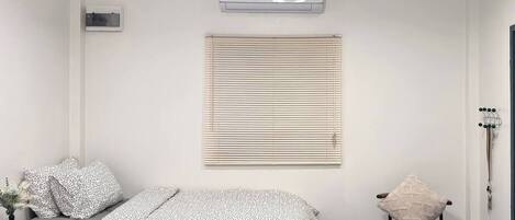 1 camera, Wi-Fi, lenzuola