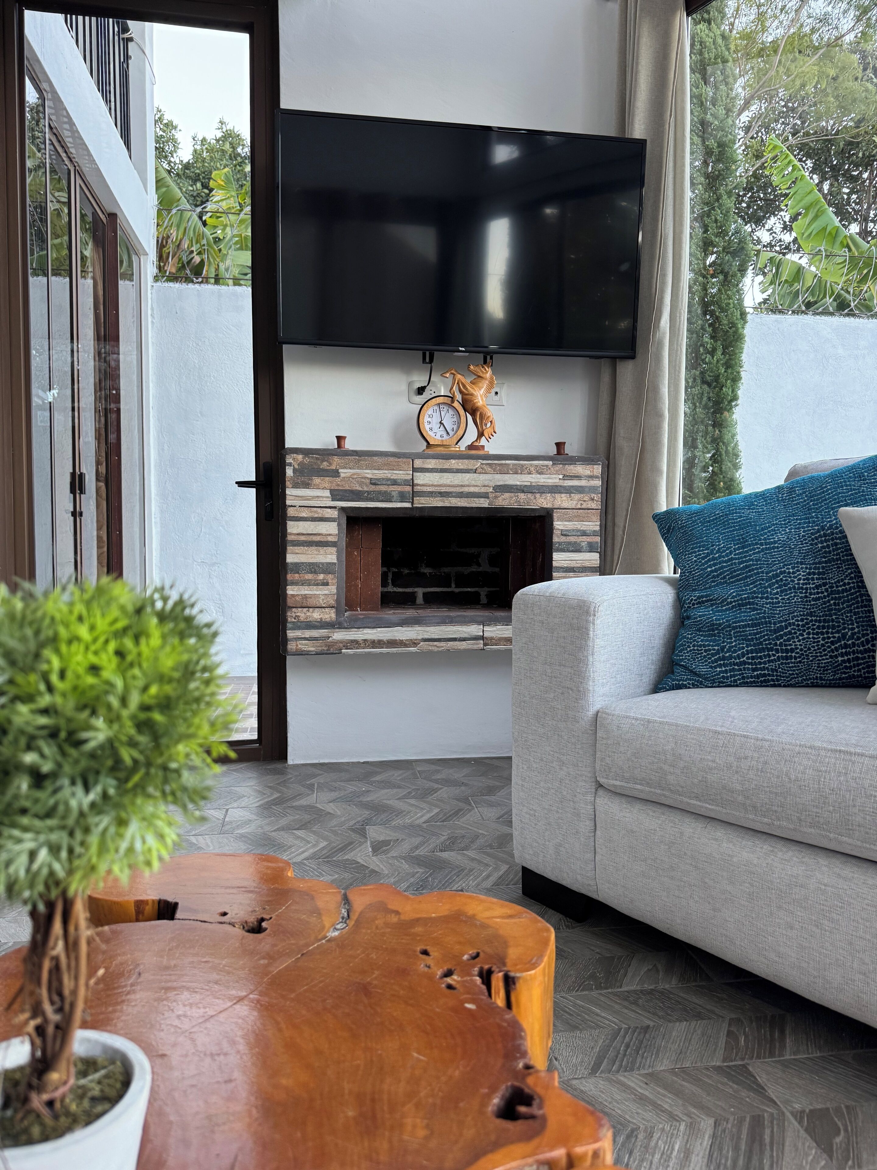 TV connectée, cheminée