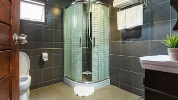 Deluxe Triple Room, Non Smoking, Private Bathroom | Bathroom | Shower, rainfall showerhead, hair dryer, soap