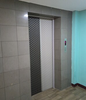 Lift - RESIDENCY HOTEL BANGKOK (Bangkok)