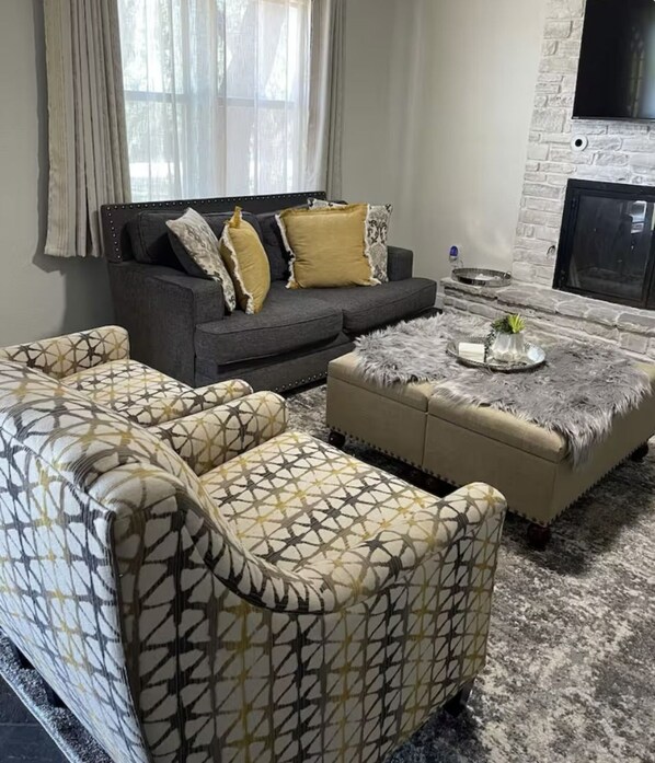 Living Room /TV Room