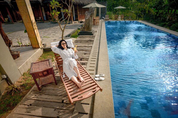 Outdoor pool - Khanaya Borobudur (Borobudur)